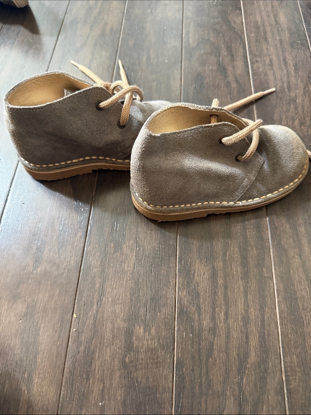 La Coqueta Kids Suede Lace-Up Boots in Taupe: size 23 - Picture 3 of 3